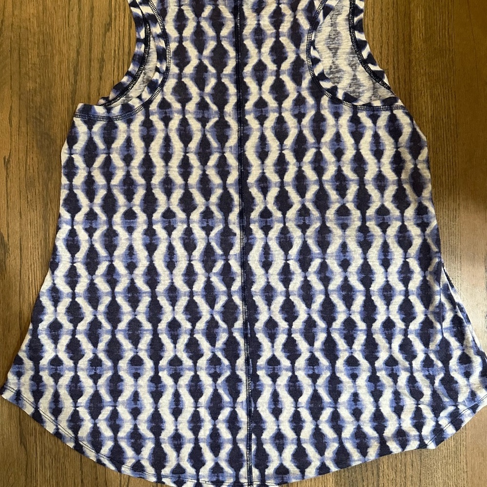 Athleta Racerback Tank-Size Large - Picture 3 of 3